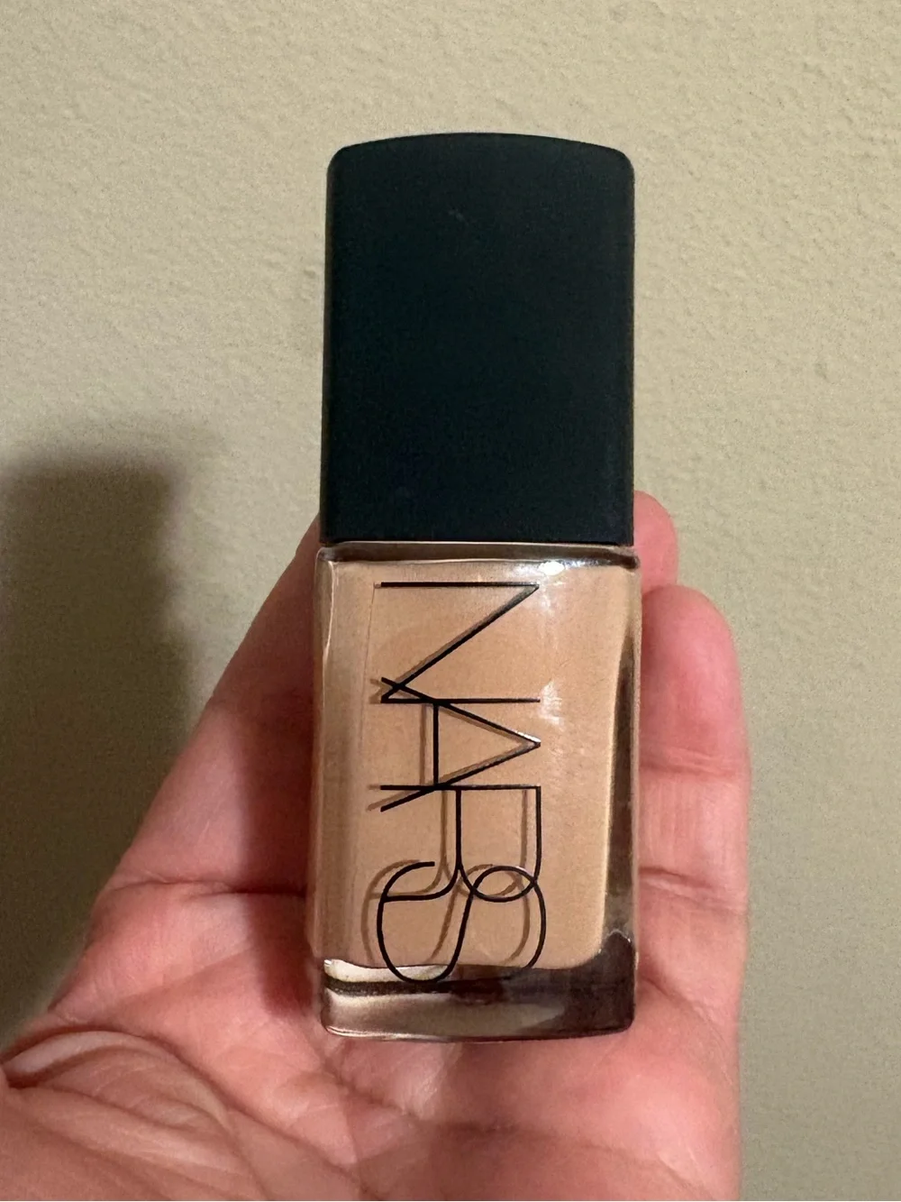 NARS Sheer Glow Foundation - 1 fl oz - MEDIUM 2.5 SAHEL, Brand New Never Used.